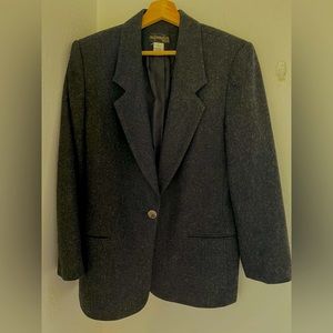 Requirements wool blend women’s blazer, coat, size 10P